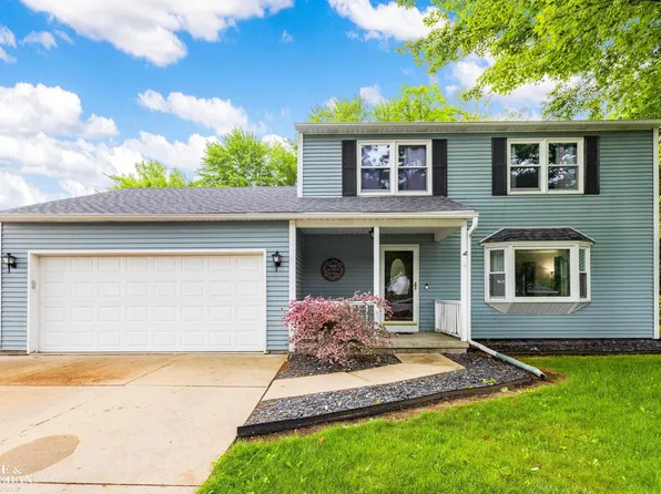 1915 Sinclair St, Saint Clair, MI 48079