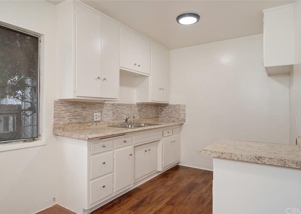 1st image of 416 Orange Ave APT 2