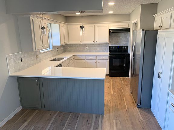 Brand new kitchen, granite countertops, brand new appliances
