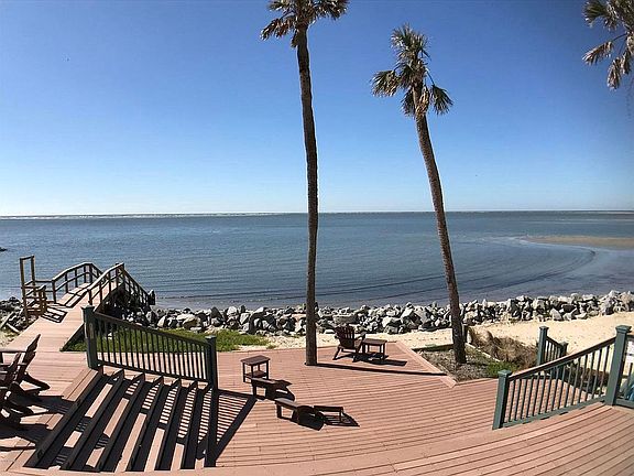 common oceanfront area