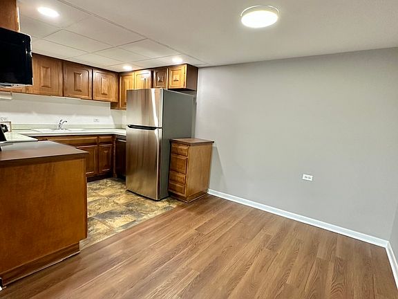 5th image of 5540 Walnut Ave APT 21A
