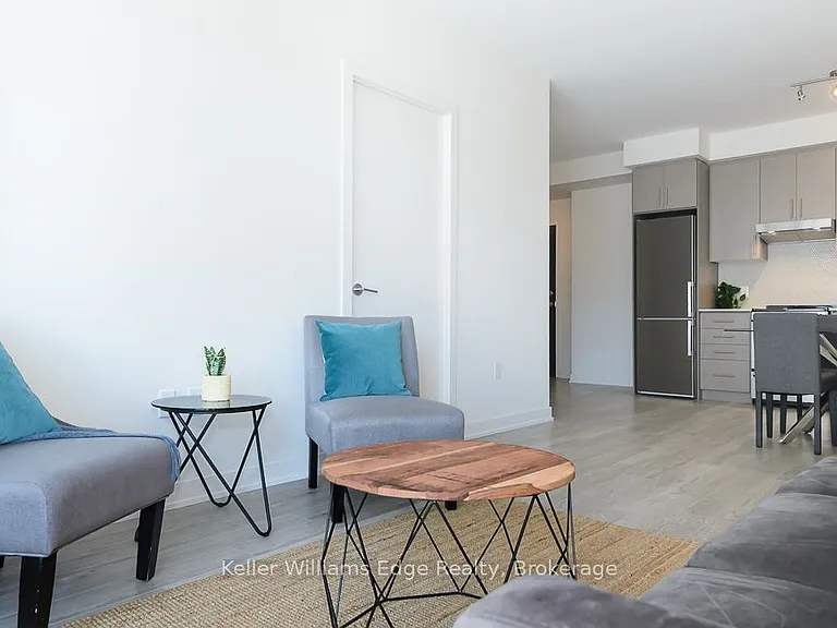 212 King William St #405 — Photo 6