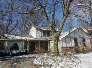 21899 Shadybrook Dr, Novi, MI 48375