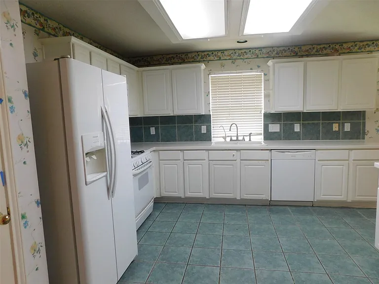 3702 Heritage Colony Dr — Photo 48