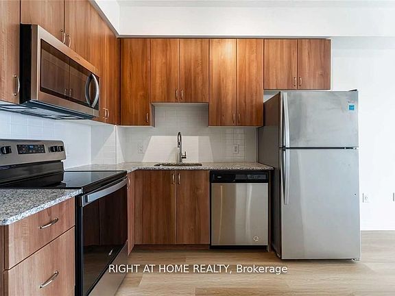 5th image of 430 Essa Rd #417