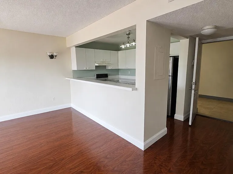 701 NW 19th St #408 — Photo 3