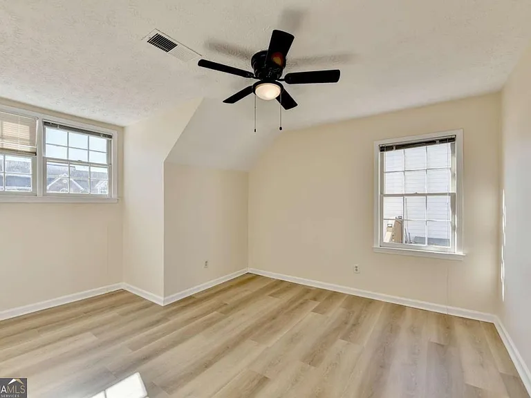 3945 Genoa Ct — Photo 35