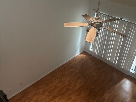 4th image of 573 Ayrshire Way APT F
