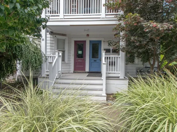 29 Leach St #3, Salem, MA 01970