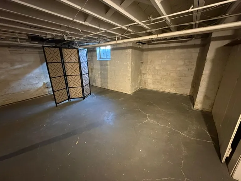 222 Wainwright Ave — Photo 31