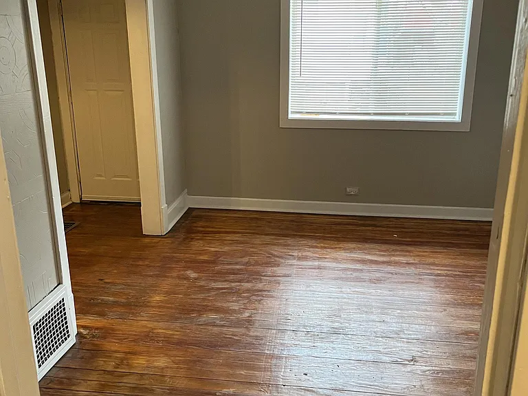 5337 W Van Buren St — Photo 8