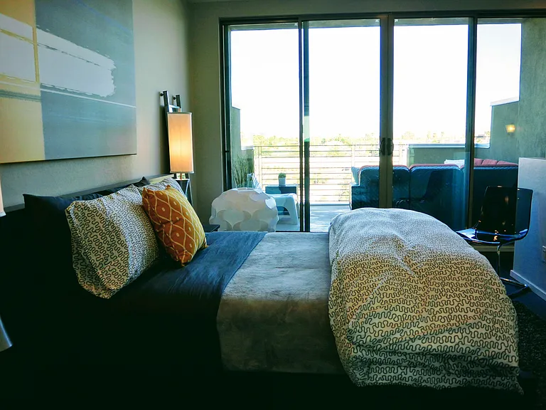 516 E Ames Pl — Photo 14