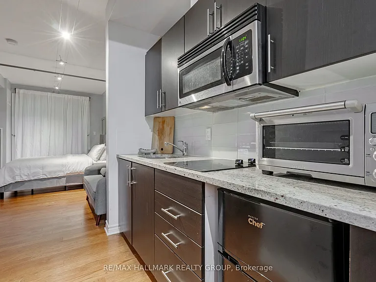 429 Kent St #105 — Photo 8