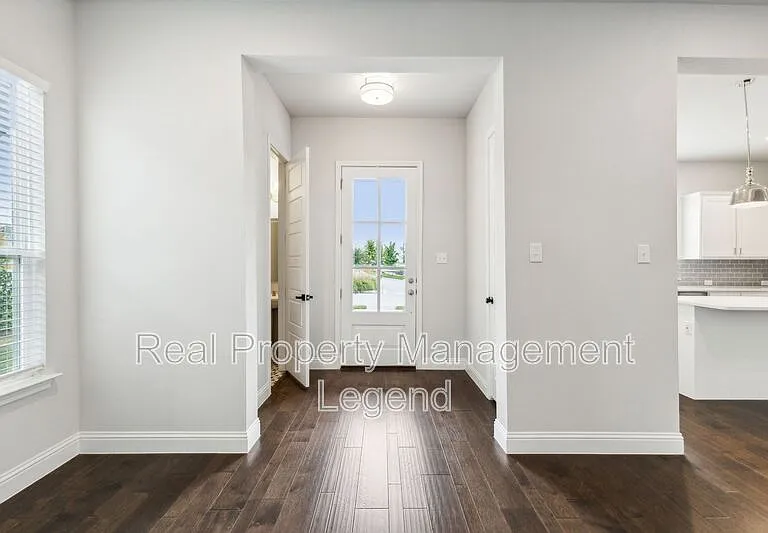 6644 Windfall Dr — Photo 4