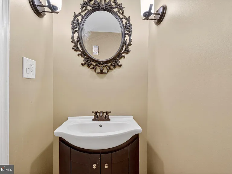 3818 Early Glow Ln — Photo 4
