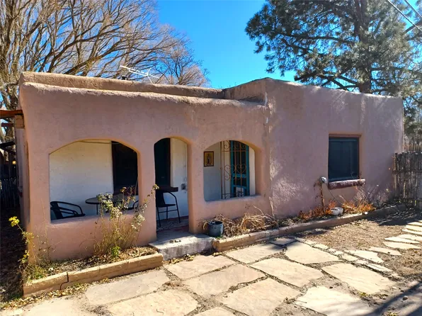 77 County Road 5, Espanola, NM 87532