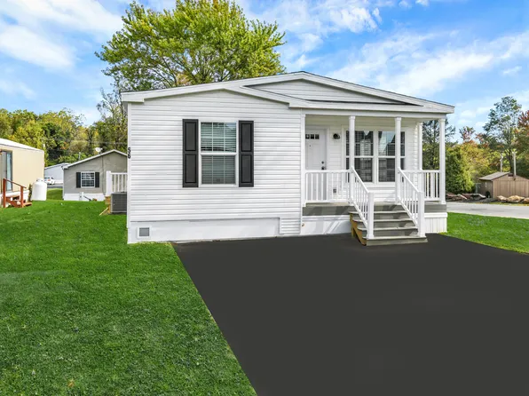 56 Mansfield Dr, Macungie, PA 18062