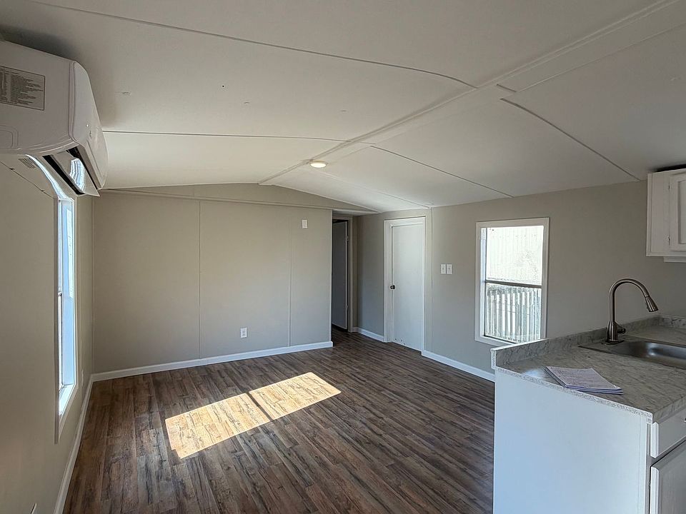 1st image of 100 Mastin Lake Way NE #13