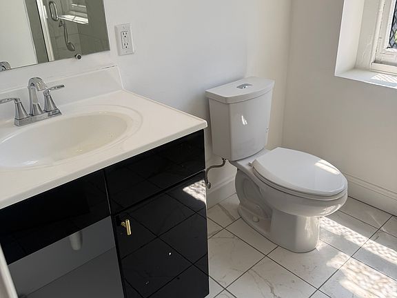 5th image of 1200 Saint Paul St #402