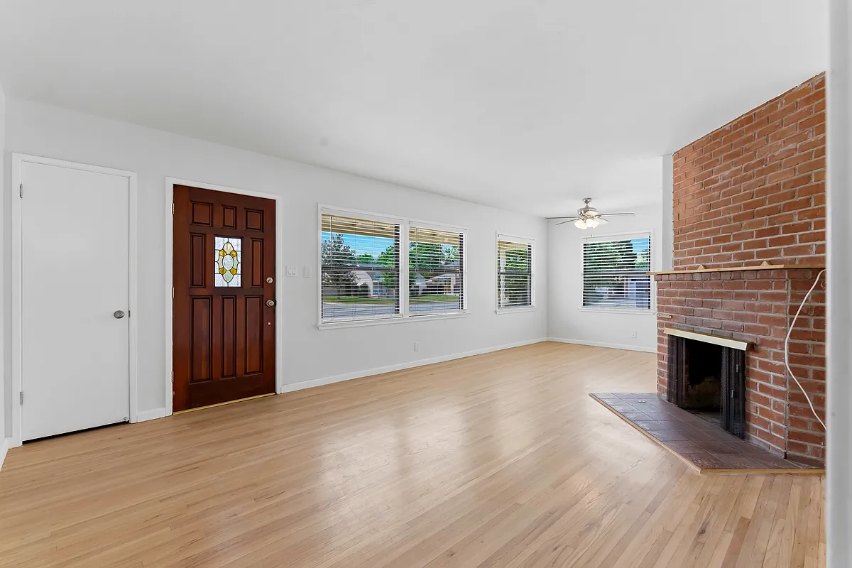 Building Photo - 1825 Manley Ave