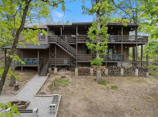 56 Country Club Dr, Holiday Island, AR 72631