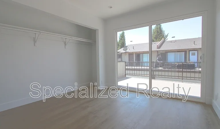 9603 Van Nuys Blvd #B — Photo 10