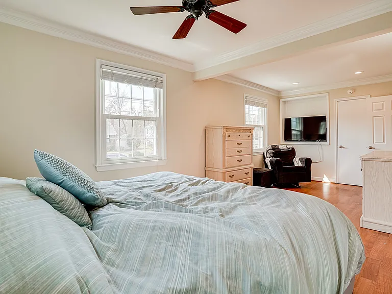 7601 Mendota Pl — Photo 16