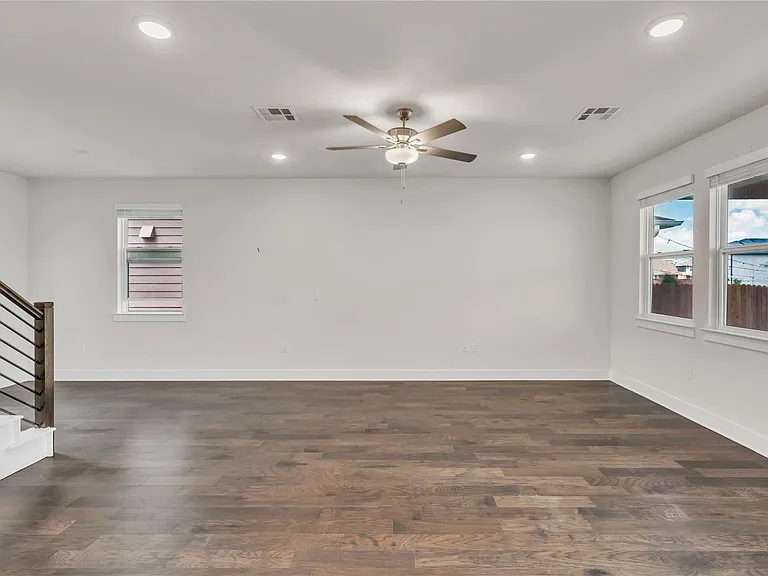 15607 Ellinger Dr — Photo 12