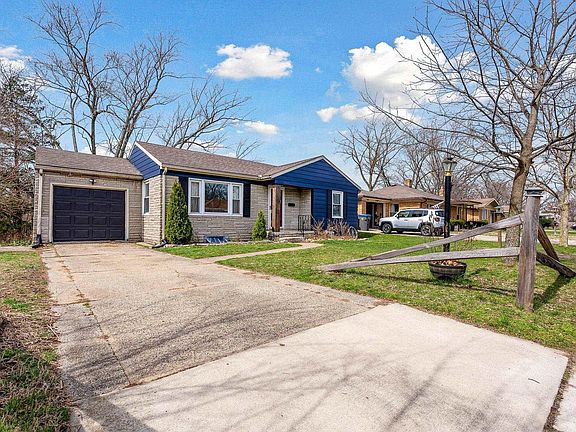 2nd image of 1027 Carolyn Ave