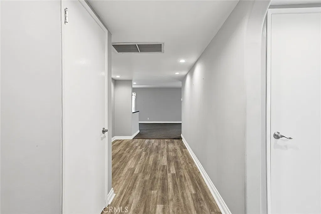 2 bed, 1690 sqft, $3,800 — Photo 3