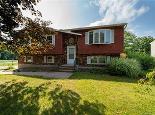 326 Deerfield Dr, Berlin, CT 06037