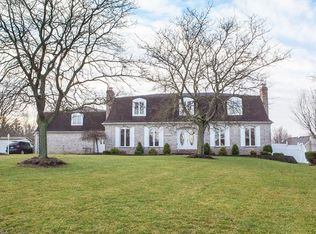 9000 Hickory Ln, North Royalton, OH
