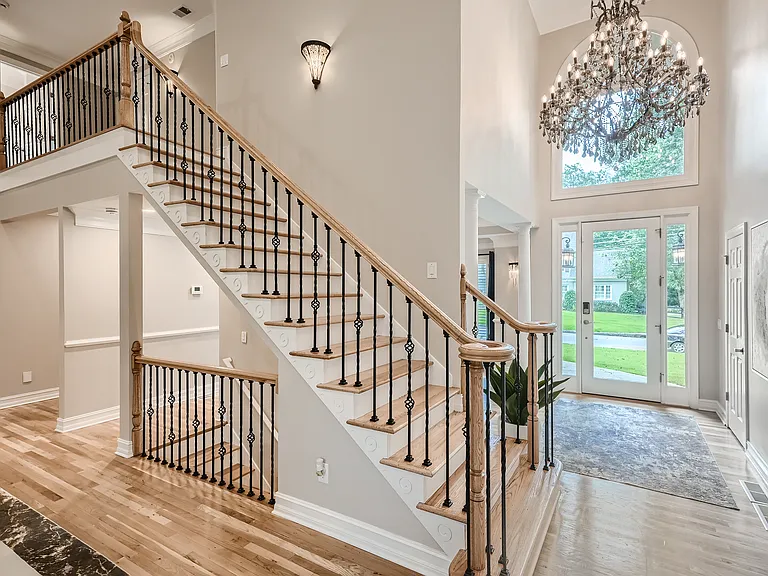 3362 Mathieson Dr NE — Photo 1