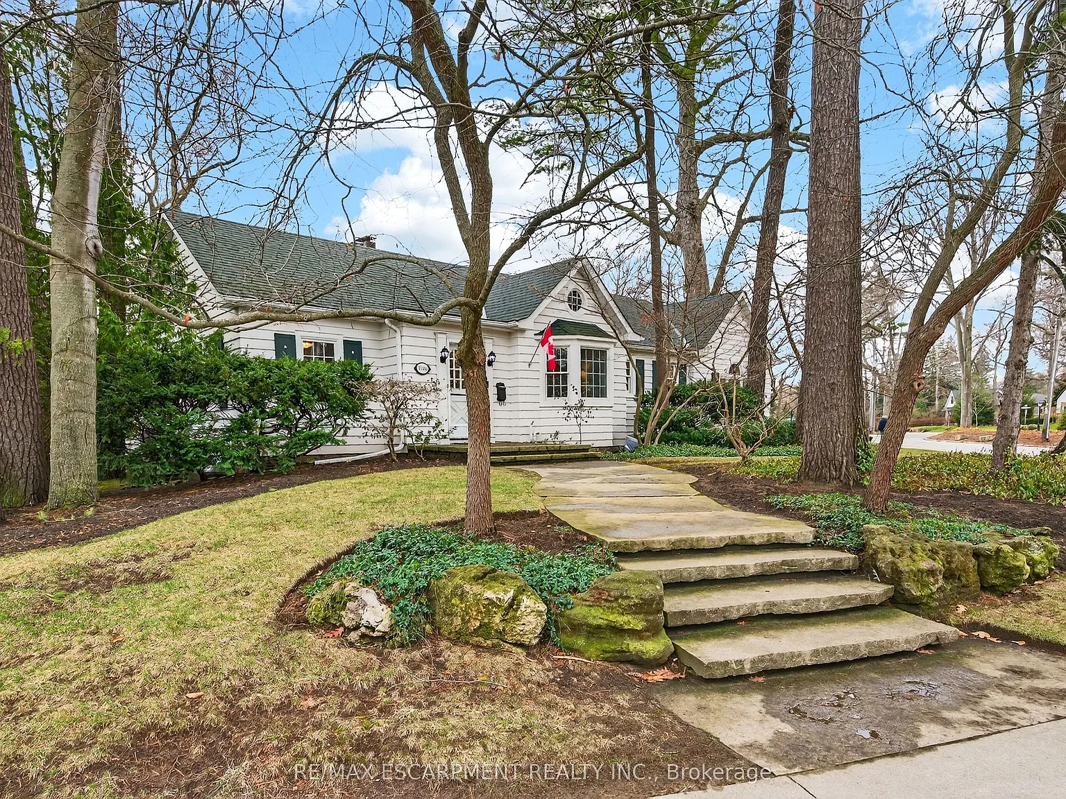 3 bed, $5,000 — Photo 2