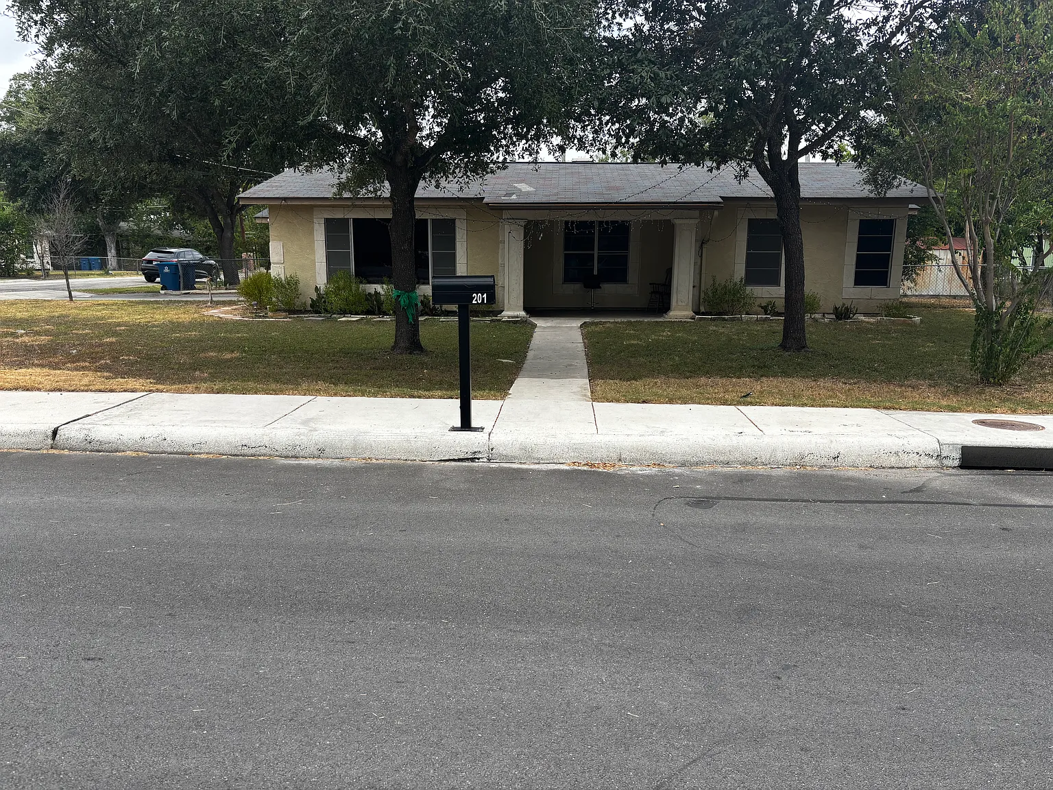 2 bed, 1250 sqft, $1,300 — Photo 1