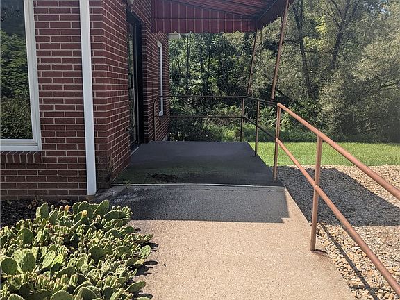 3rd image of 182 Socialville Ln