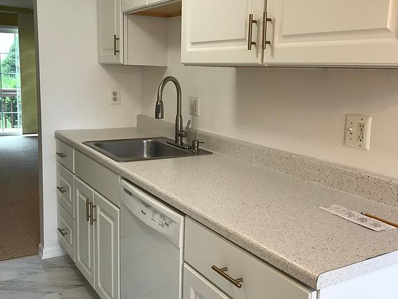 Brand new kitchen--with dishwasher and disposal