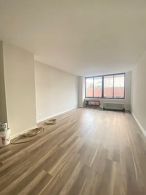 Rented by Bond New York | media 2