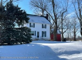 1311 W Kinley Rd, Saint Johns, MI 48879