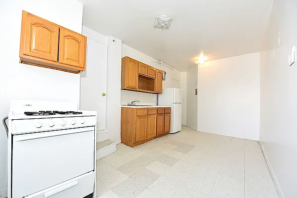 Rented by Keller Williams NYC | media 16