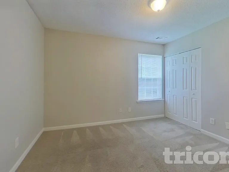 693 Grandview Cir — Photo 11