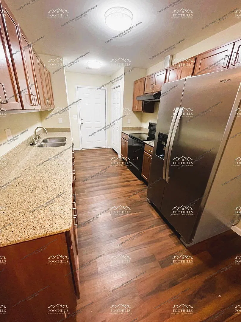 3 bed, 2.0 bath, 1250 sqft, $1,250 — Photo 4