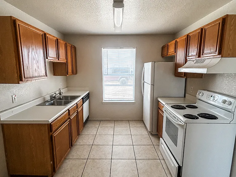 1808 Windward Dr #B — Photo 4