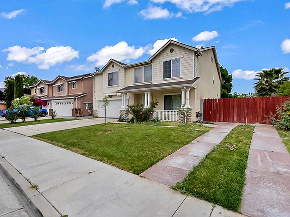 4th image of 748 Heron Dr