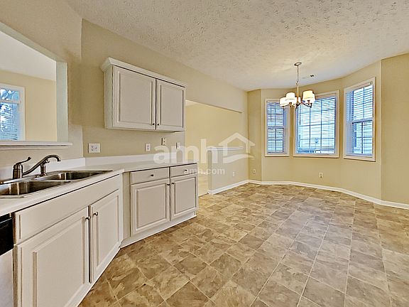 3rd image of 3151 Serenade Ct