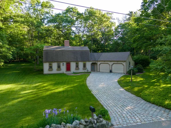 2 Old Forge Road, Hampstead, NH 03841