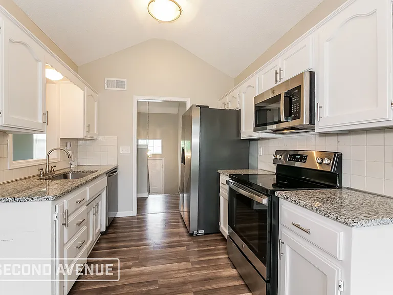 400 20th Ave S — Photo 10