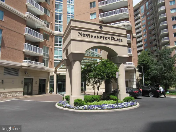 3101 N Hampton Dr APT 906, Alexandria, VA 22302