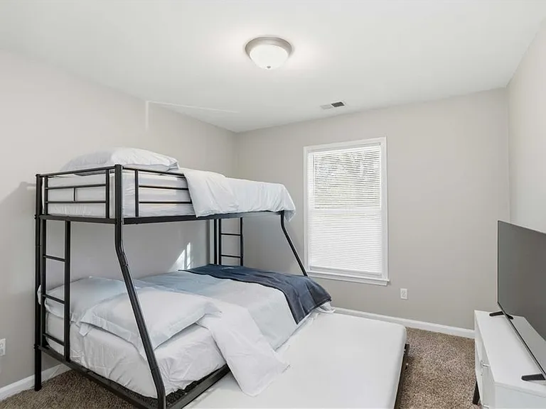 639 Ira St SW — Photo 19
