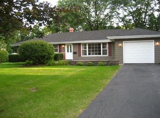 831 Harriet Ln, Barrington, IL 60010